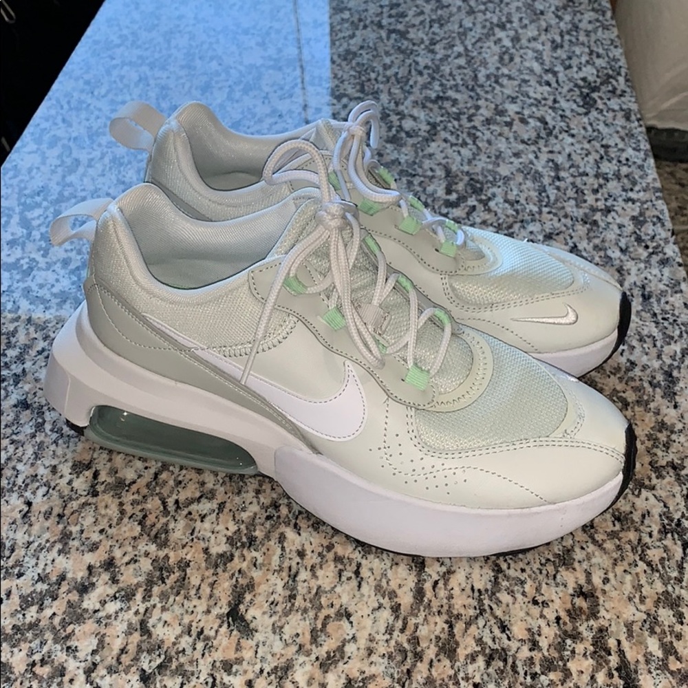 Nike AirMax Verona (worn once)